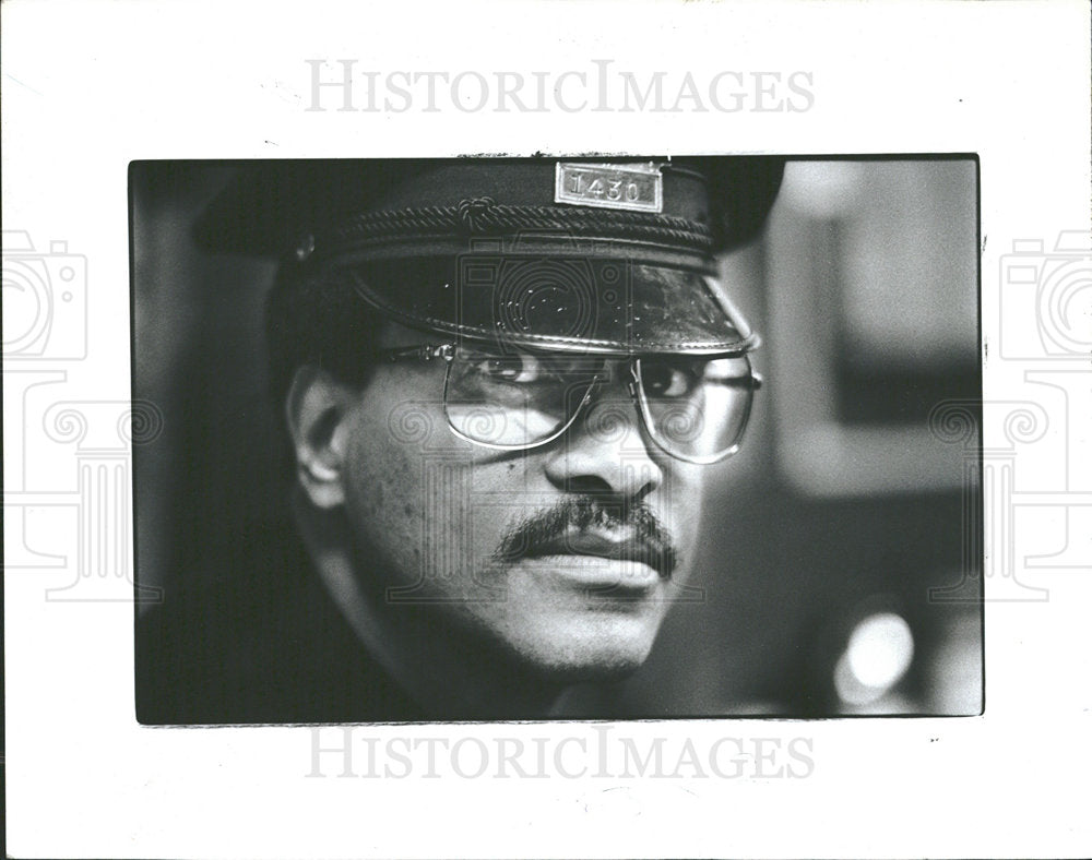 1983 Press Photo Policeman Harvey Taylor - Historic Images