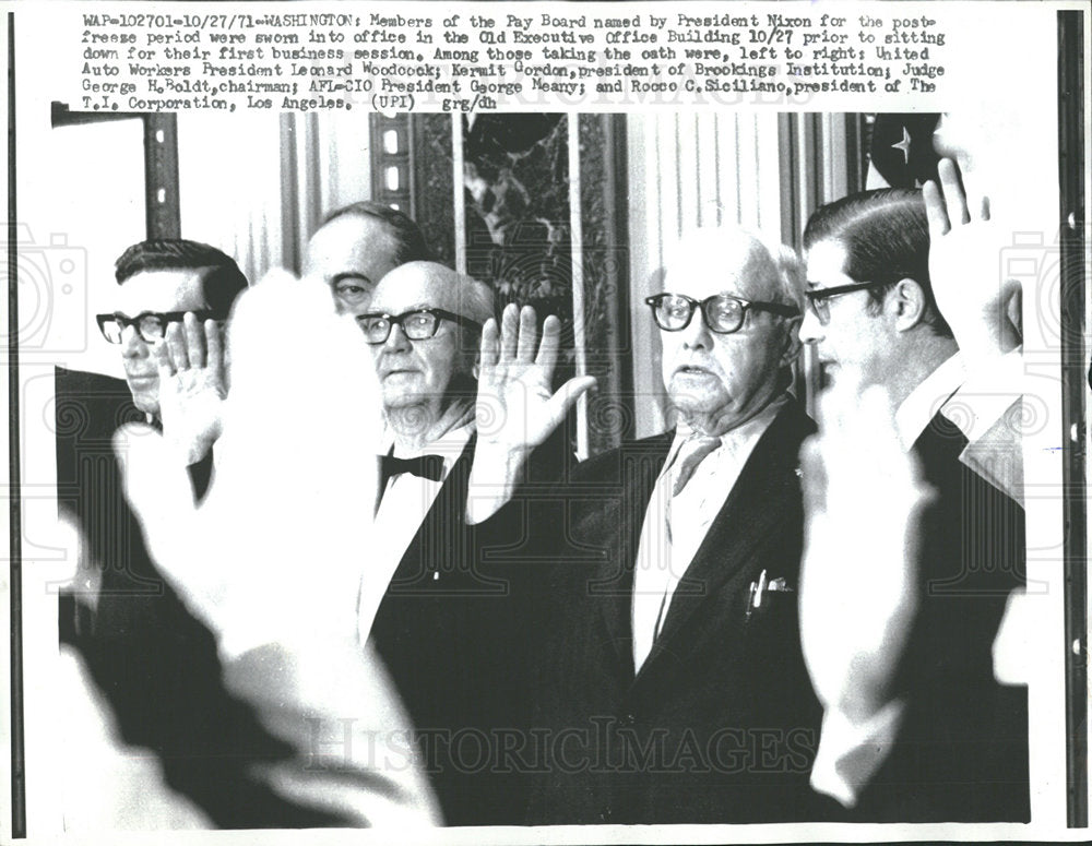 1971 Press Photo Members Of The Pay Board Sworn In - Historic Images