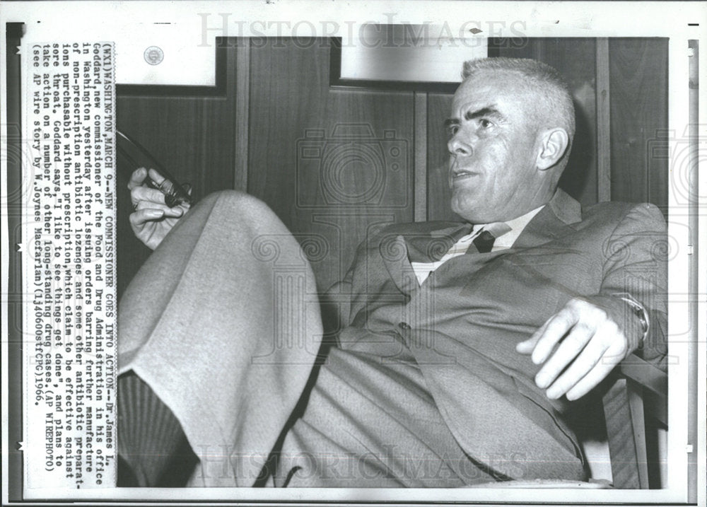 1966 Press Photo Dr. James L. Goddard in his Office - Historic Images