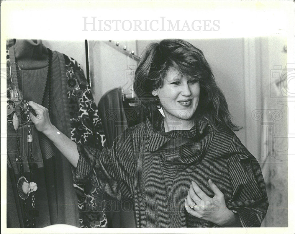 1985 Press Photo Designer Kate Jones Clothes - Historic Images