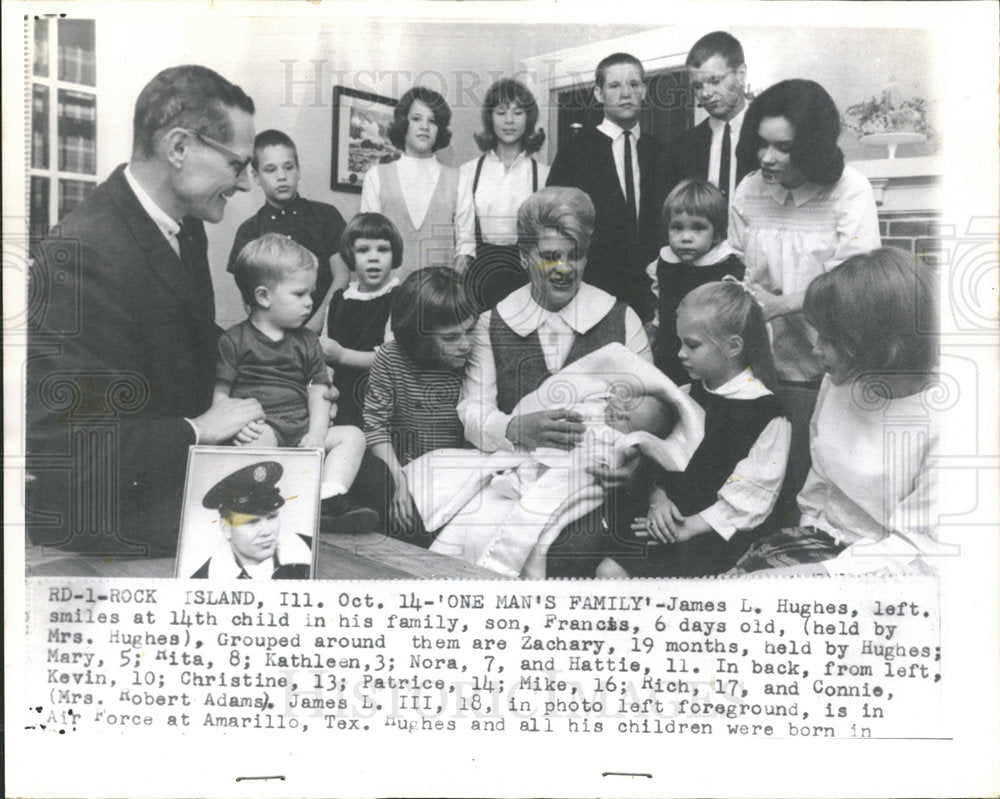 1964 Press Photo James L. Hughes Welcomes 14th Child - Historic Images