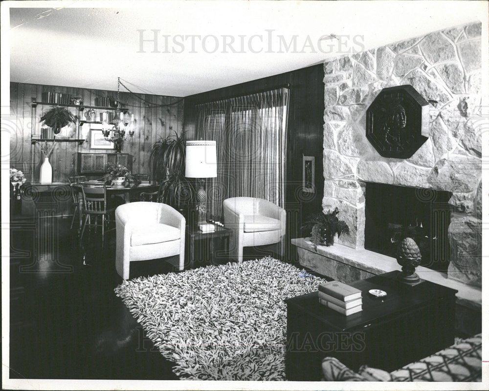 1971 Press Photo White Stone Granada Model Family Room - Historic Images