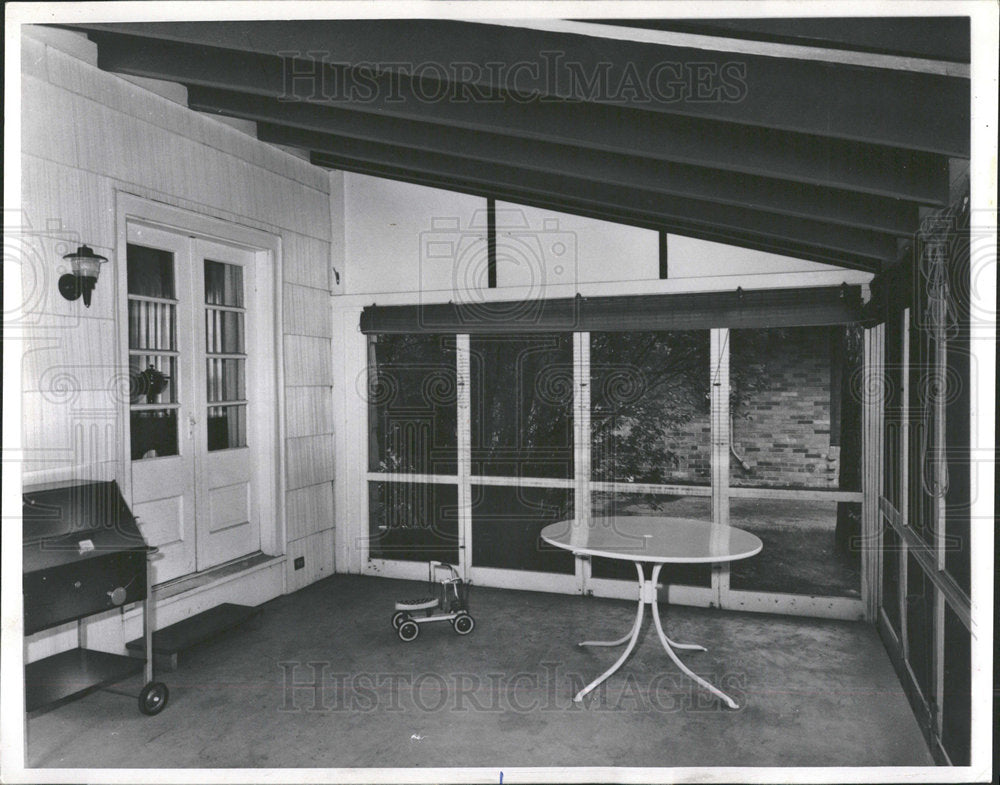 1971 Press Photo Screened In Porch Home Renovation - Historic Images