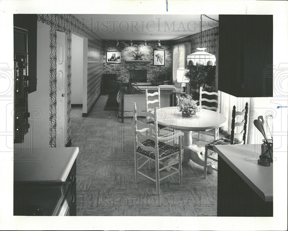 1971 Press Photo Cape Cod Model Home Family Room Decor - Historic Images