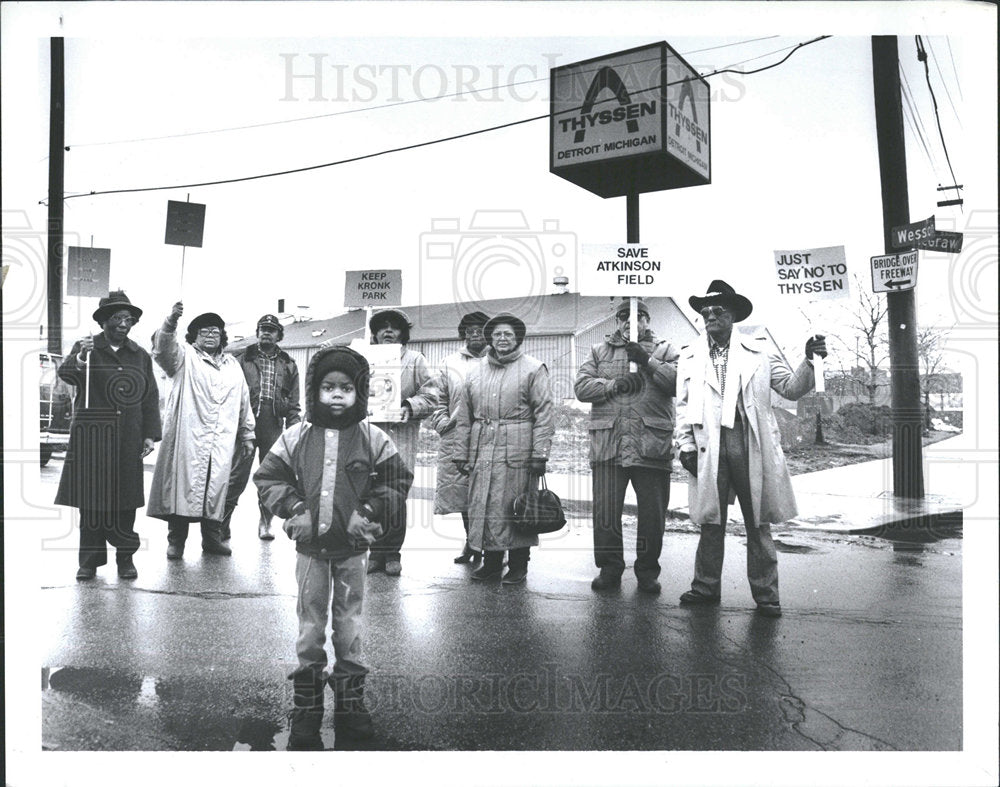 1991 Press Photo Neighborhood Protest Against Thyssen - Historic Images