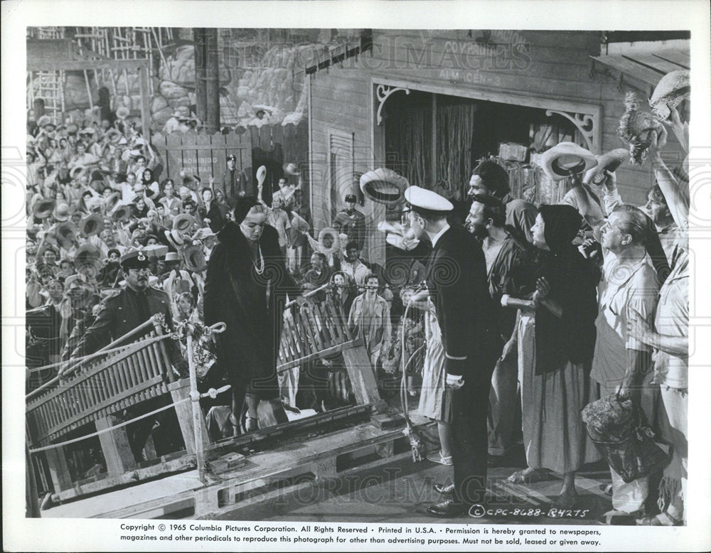 1965 Press Photo Simone Signoret Actress Ship Fools - Historic Images