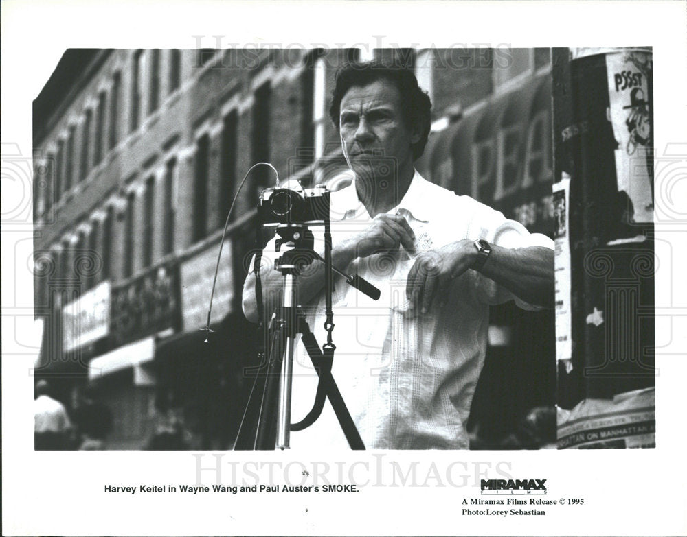 Press Photo Harvey Keitel in Wang and Auster's "Smoke" - Historic Images