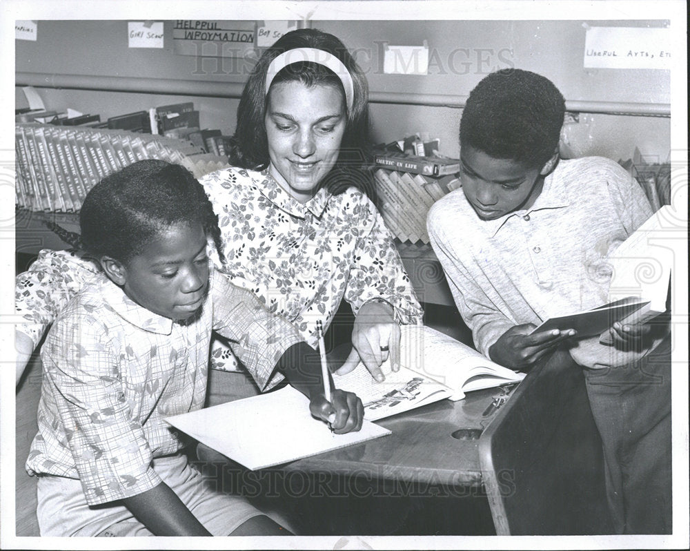 1965 Press Photo Ann Weldon Tutor Teacher Educator - Historic Images