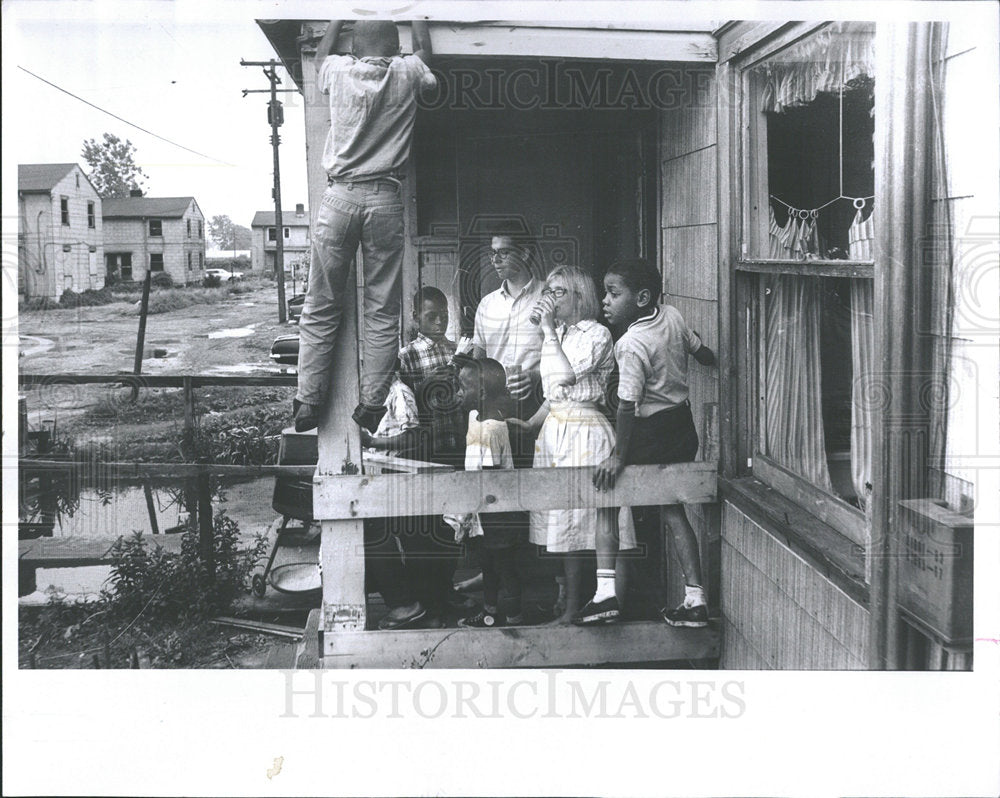 1965 Press Photo Teaching Interns - Historic Images