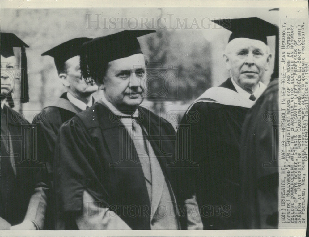 1943 Press Photo Jean Hersholt receives honorary degree - Historic Images