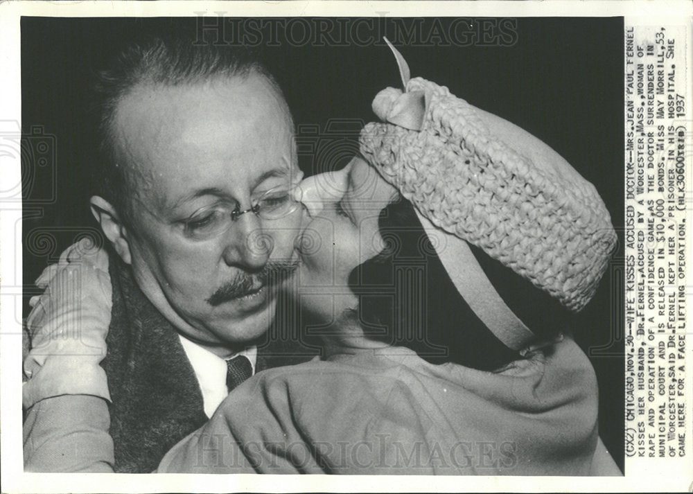 1937 Photo Mrs Jean Paul Fernel Kissed Accused Doctor - Historic Images