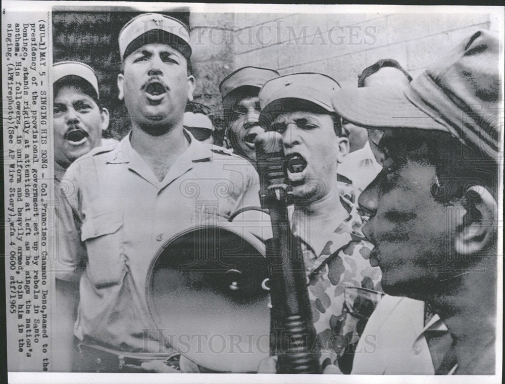 1965 Press Photo Santo Domingo Pres Caamano Singing - Historic Images