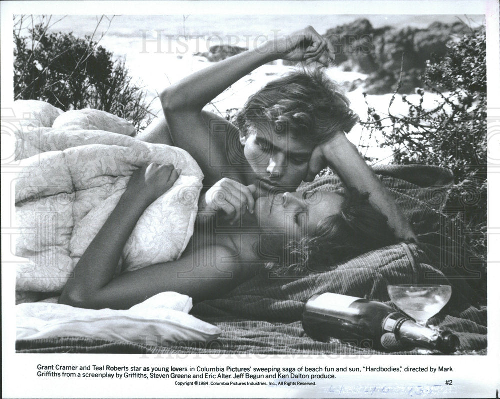 1964 Press Photo Actors Cramer Roberts Hardbodies - Historic Images