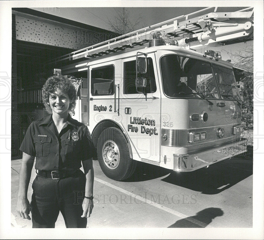 1985 Press Photo Female Firefighter, Mary Fleming - Historic Images