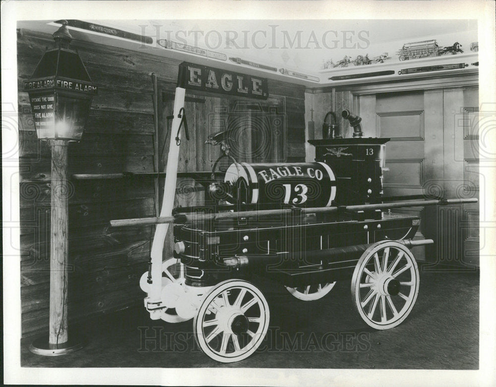 1955 Robert Considine gooseneck Museum US-Historic Images