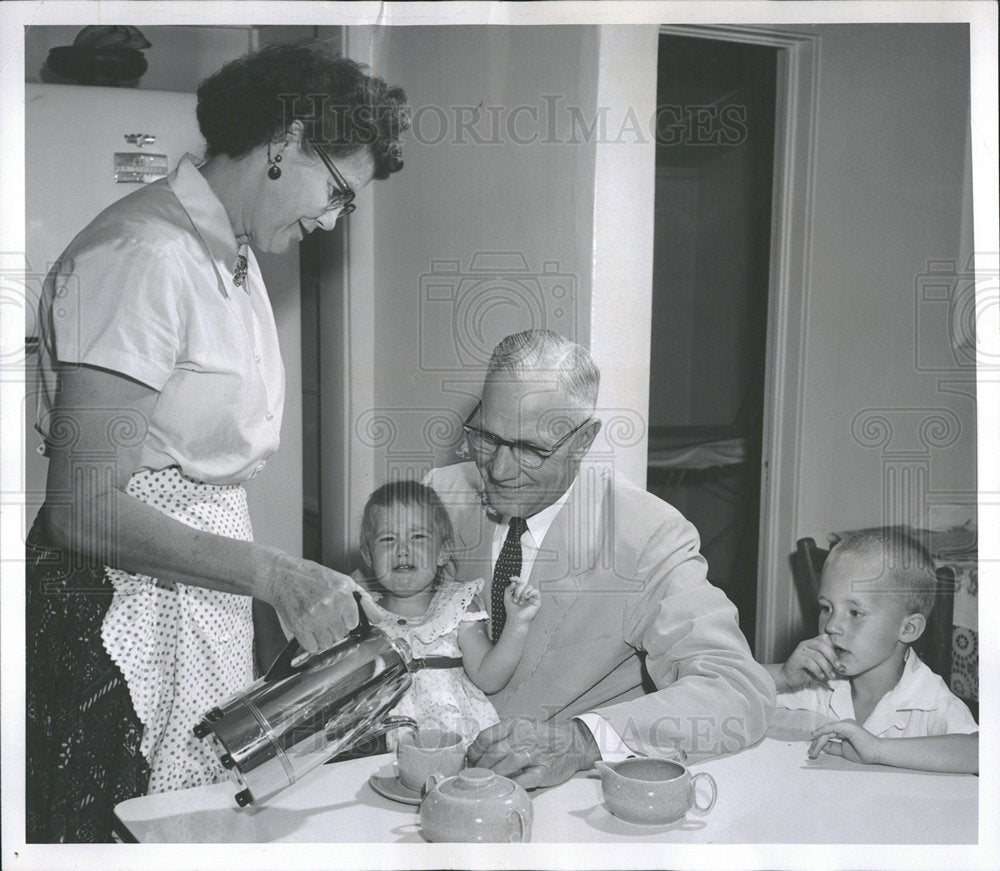 1955Mr.&amp;Mrs.William Flor with grandchildren-Historic Images