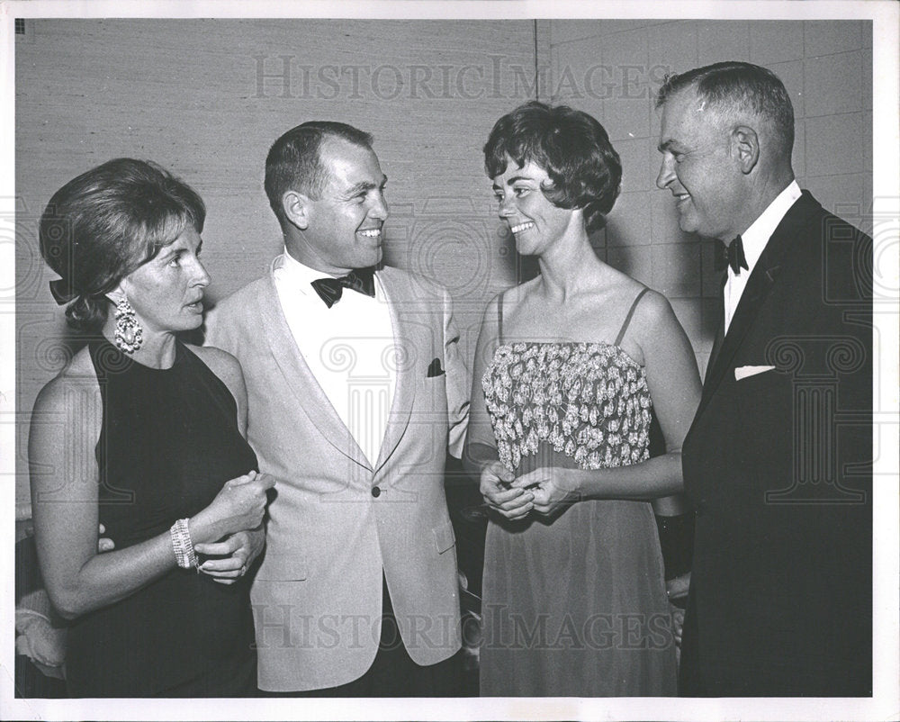 1963 Press Photo Cocktail Party Giles Florence Colorado - Historic Images
