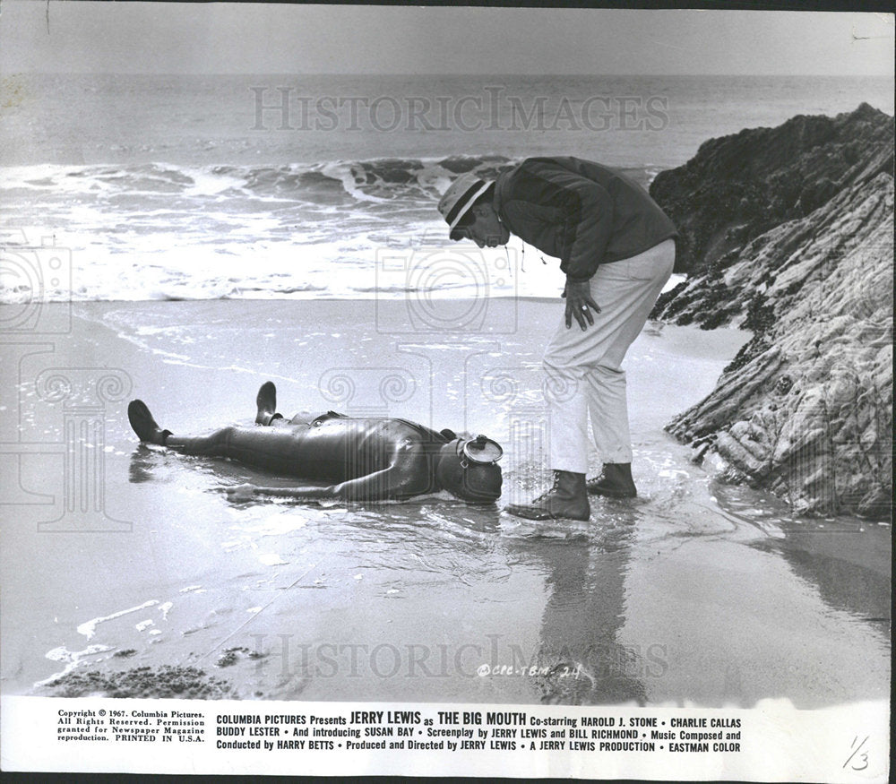 1967 Press Photo Columbia Jerry Lewis Big Mouth Stone  - Historic Images