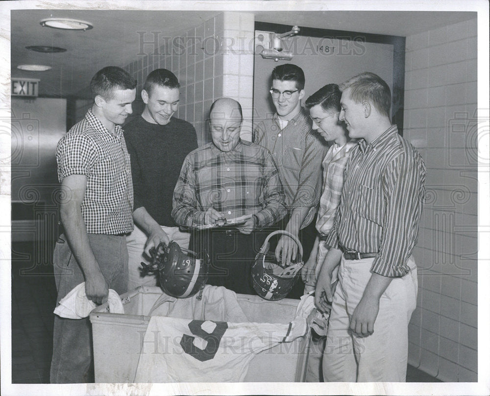 1957 Press Photo Stopert Roger Weaver juniors Lee Roy - RRY23039 - Historic Images
