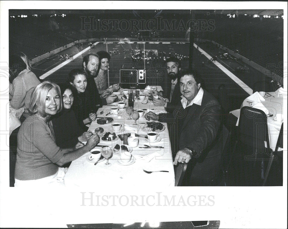 1982 Press Photo Michigan Cities' Pontiac Restaurant. - Historic Images