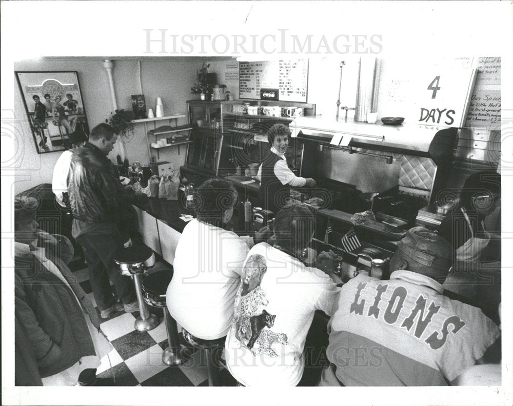1992 Press Photo Little Hut Hamburger Royal Oak  - Historic Images