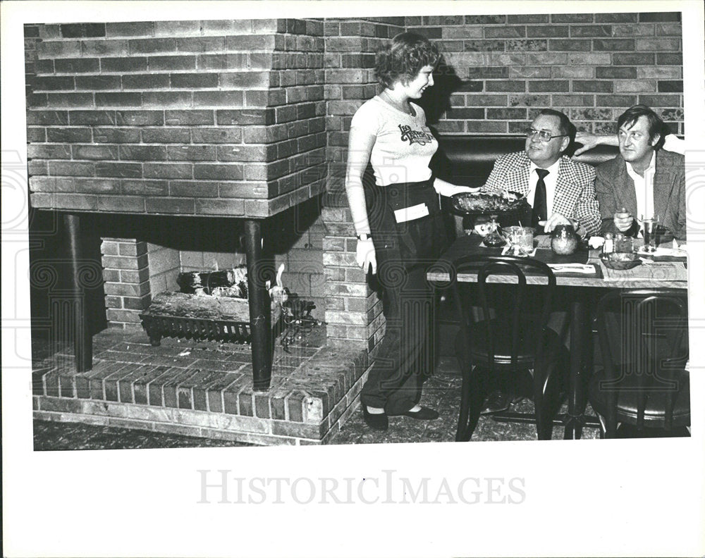 1980 Press Photo Leo Taperooney&#39;s Restaurant, Michigan. - Historic Images