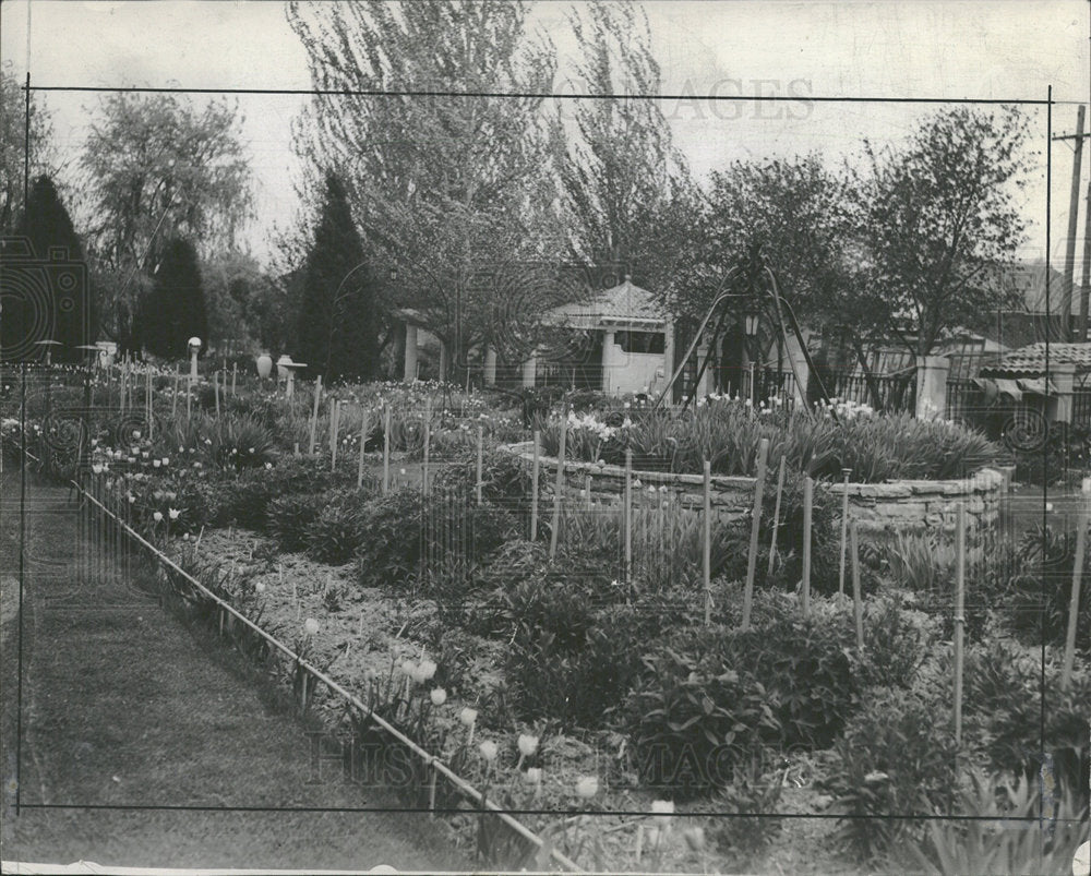 1940 Press Photo Peacetime Edison Farra Bernhardt Calls - Historic Images