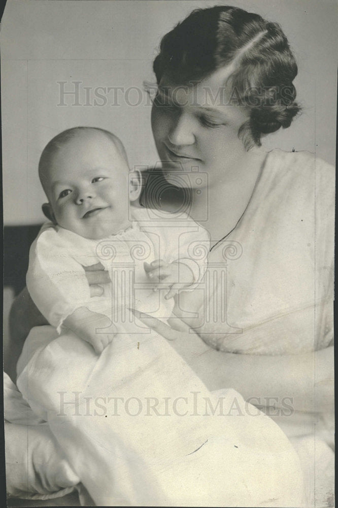 1916 Press Photo Mrs Gray B Bray With Her Son - Historic Images