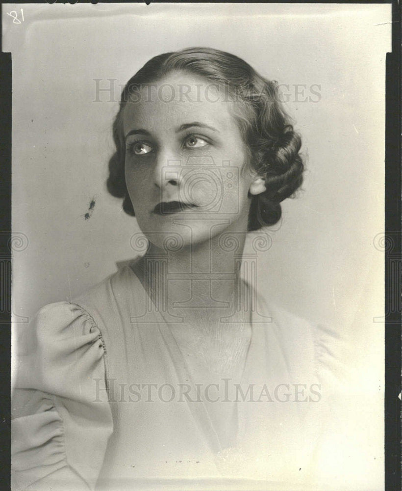 1937 Press Photo Ruth Bretschmeider Woulmer Studio - Historic Images