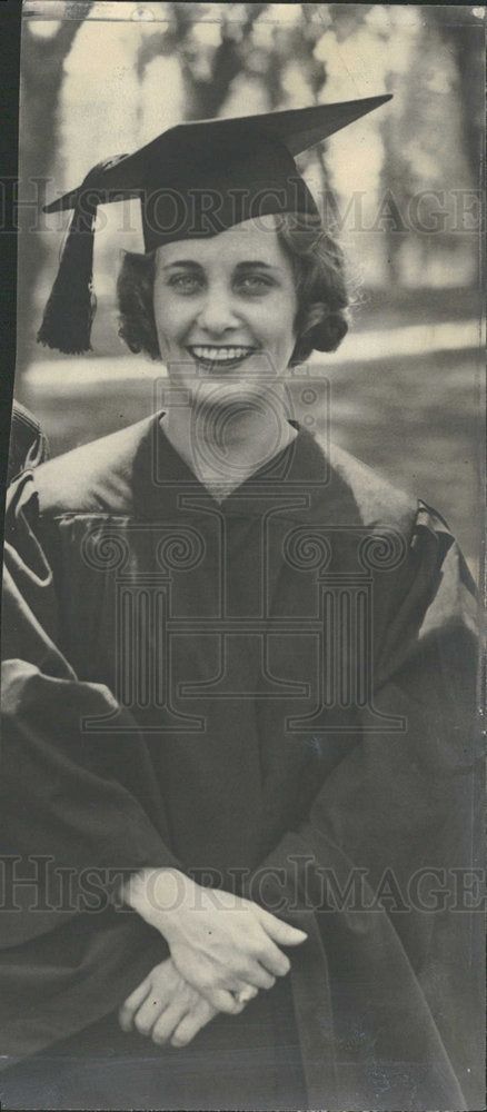 1933 Press Photo Ruth Bret Schneider Lawyer Studies - Historic Images