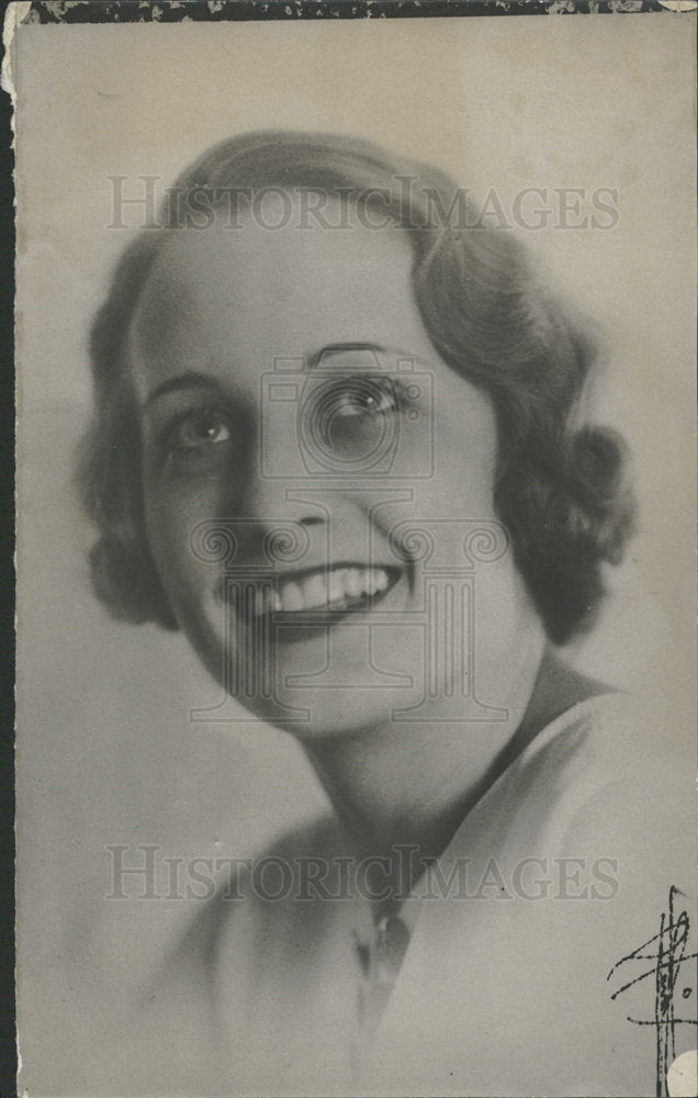 1937 Press Photo Ruth Bretschneider Photograph Pose  - Historic Images