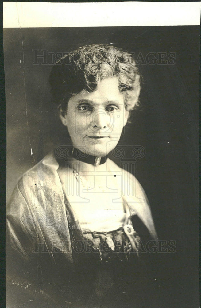 1974 Press Photo Mrs Charles Hughes Mayflower Judge  - Historic Images