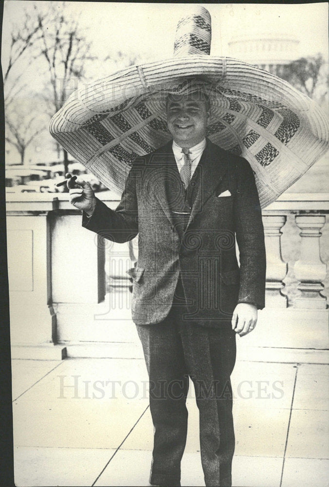 Press Photo Minnesota Washington Melvin Maas Army Hat - Historic Images