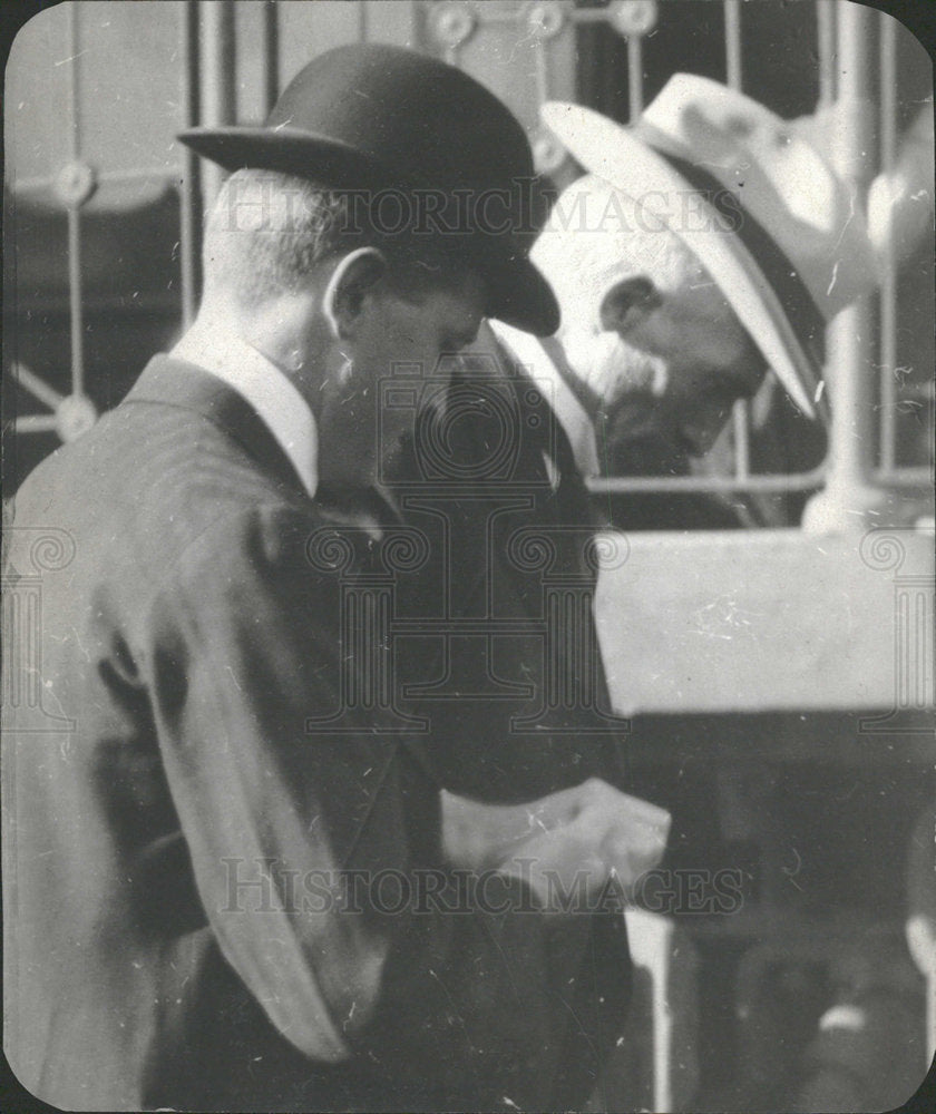Press Photo Sen Henghes - Historic Images