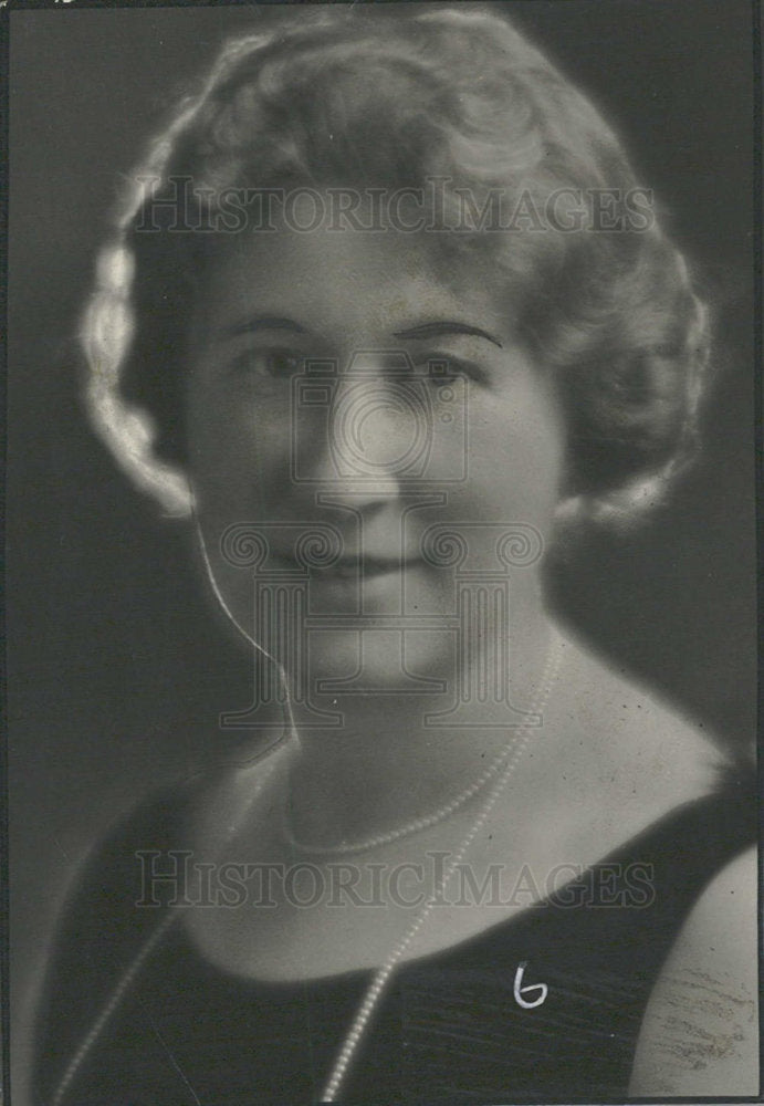 Press Photo Beautiful Mrs Louis Mack  - Historic Images