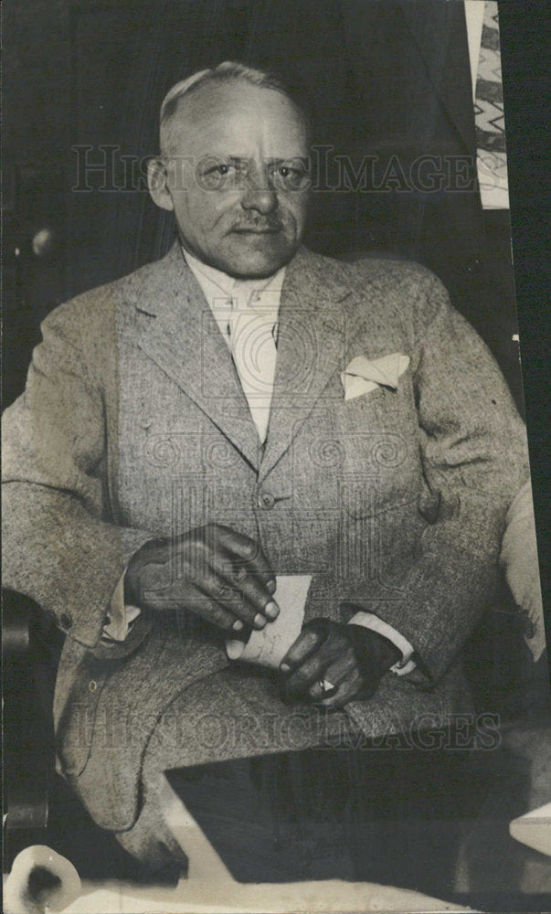 1958 Benedict placing Colo club Leonard Row - Historic Images