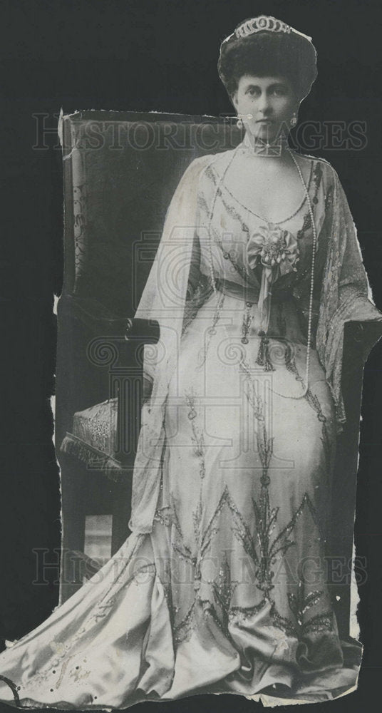 1915 Press Photo Queen Greece Wear White Gown Crown - Historic Images