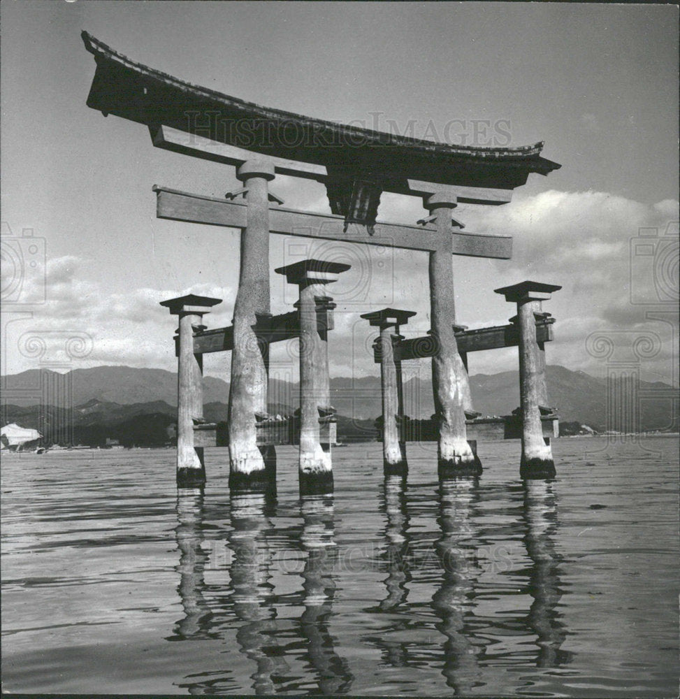 1978 Press Photo Hiroshima Torri Gate Shrine Miyajima - Historic Images