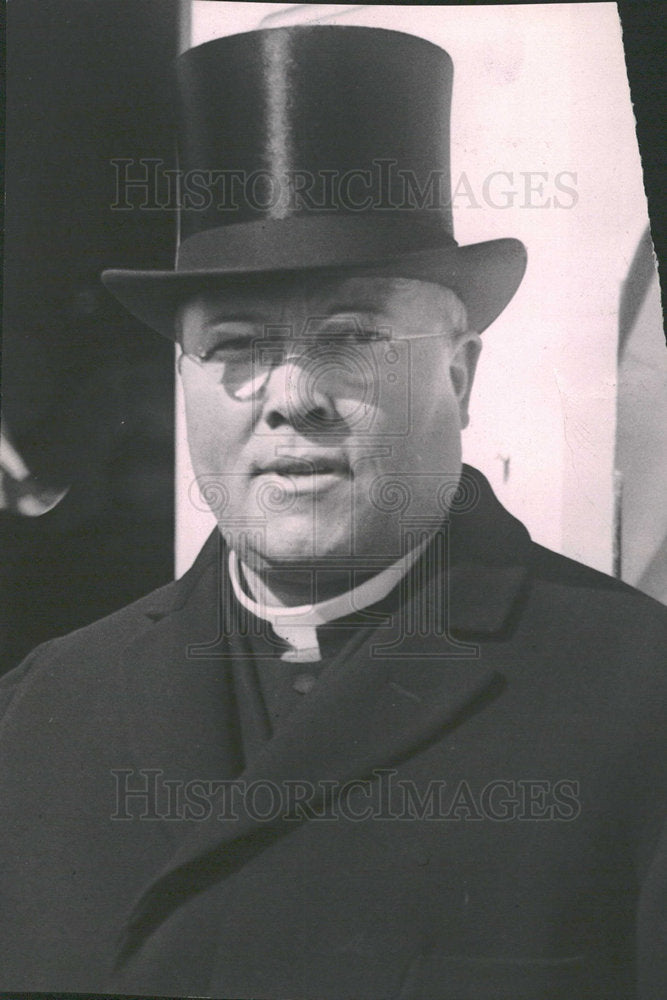 1921 Press Photo Archbishop Dennis Daugherty Sails Red - Historic Images