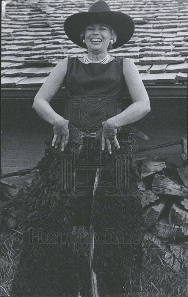 1966 Press Photo Mrs Gus Fleischli Black Gown Hat Steel - Historic Images