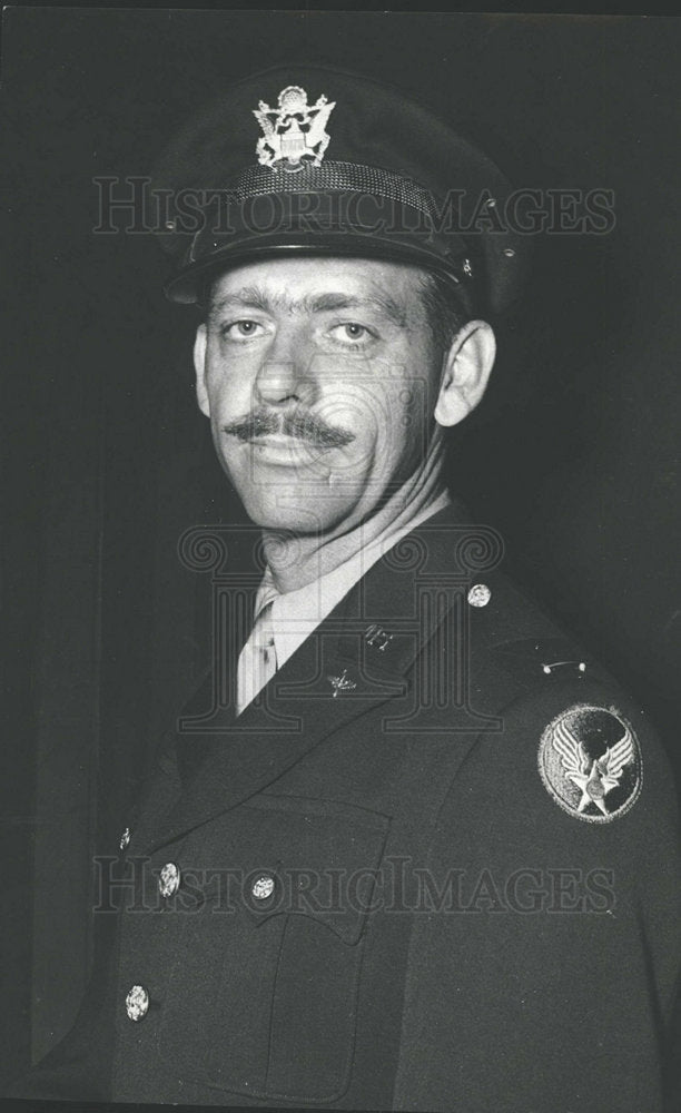 1943 Press Photo Bardwell Supply Officer Army air Depot - Historic Images