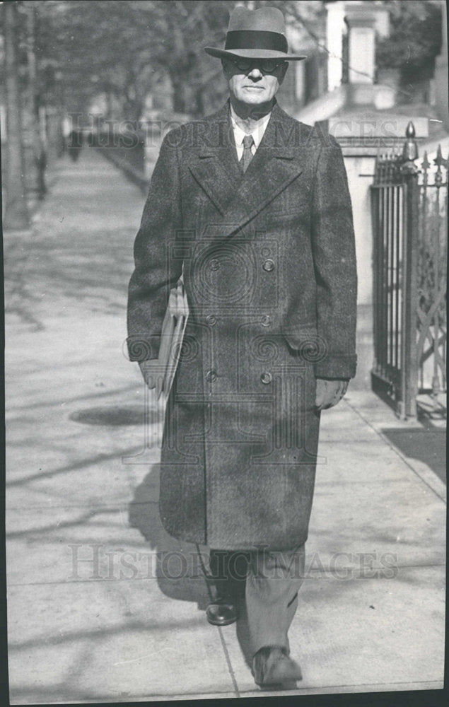 1931 Press Photo M.C.Latta Delivers Wickershaw law. - Historic Images