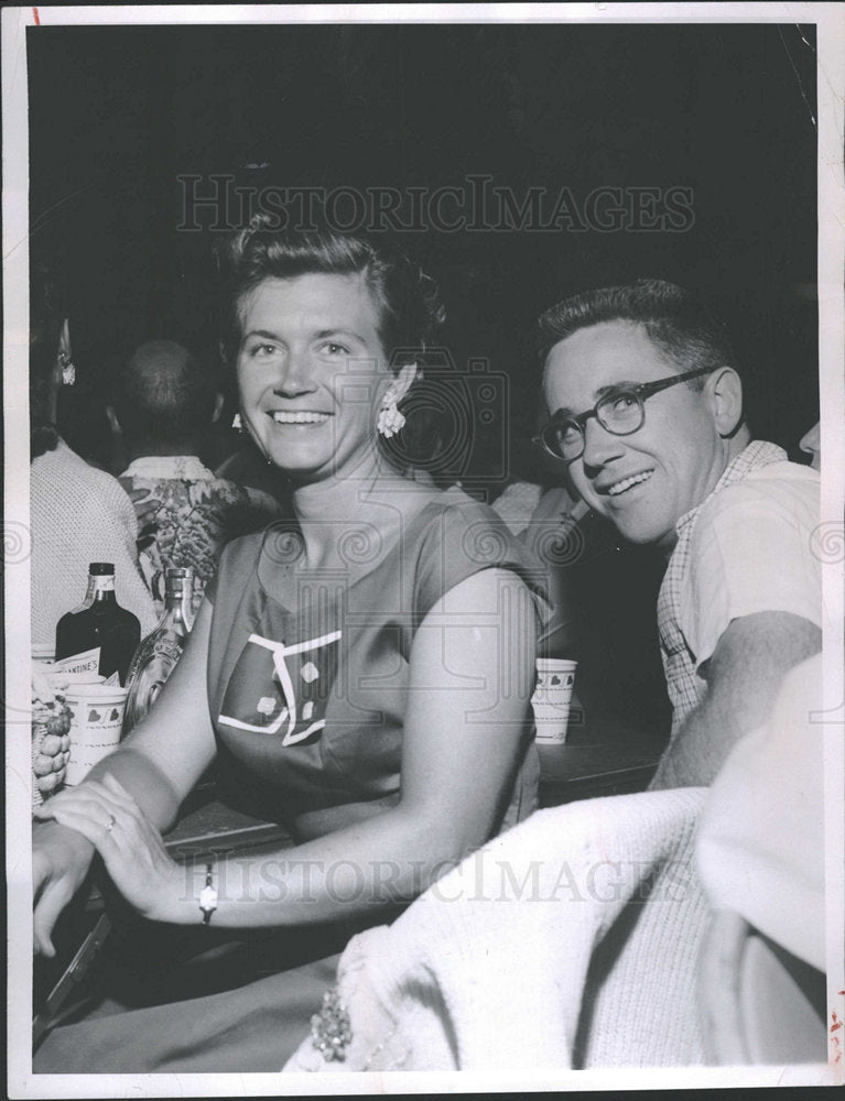 1964 Press Photo Mr. Mrs. George Irvin Jr. Pool Members - Historic Images