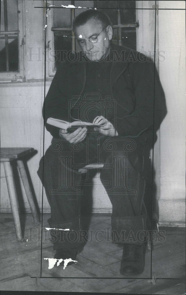 1945 Press Photo Bund Head Fritz Kuhn Deported - Historic Images