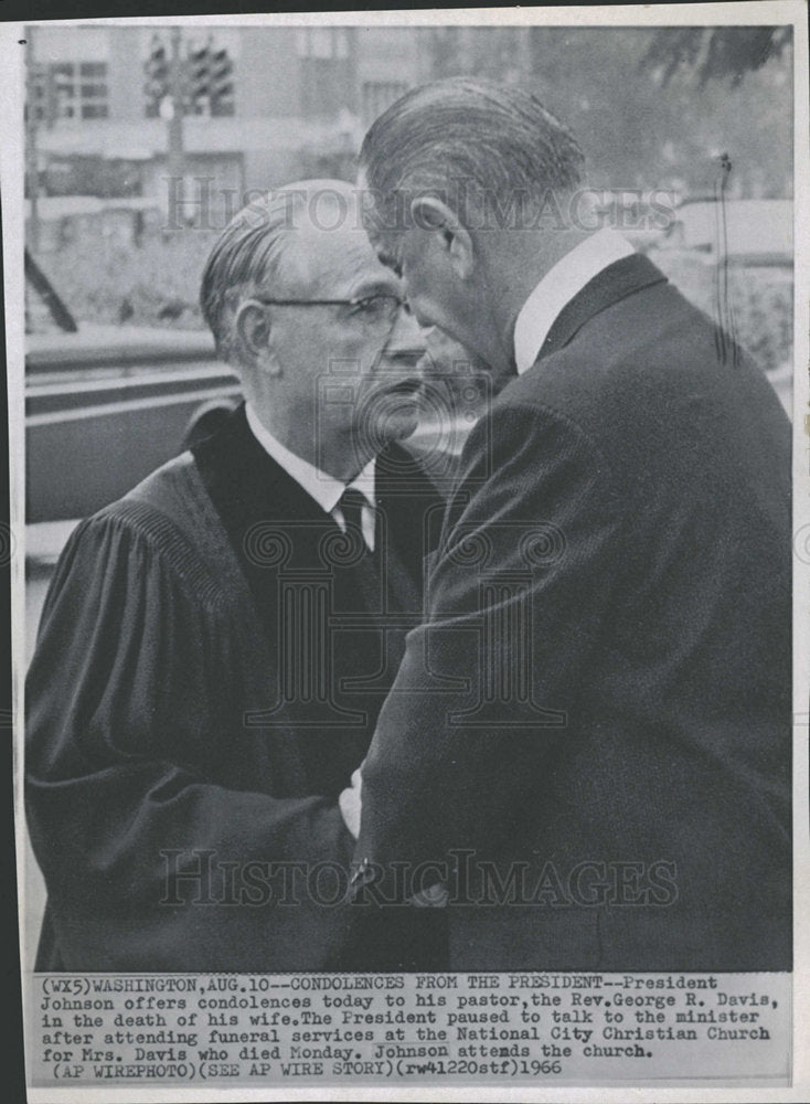 1966 Press Photo Rev. George R. Davis Church Pastor  - Historic Images