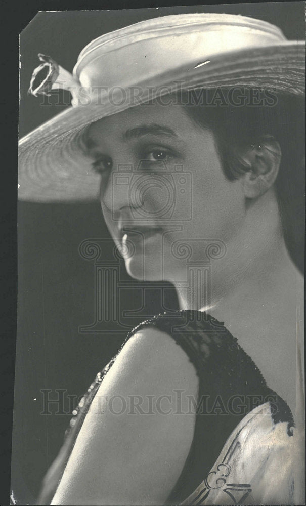1916 Press Photo MRS. HOWARD B. LA DUE MATRON - Historic Images
