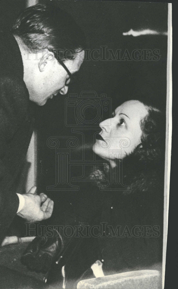 PRESS PHOTO MRS. MADELINE LA FERRIERE - Historic Images