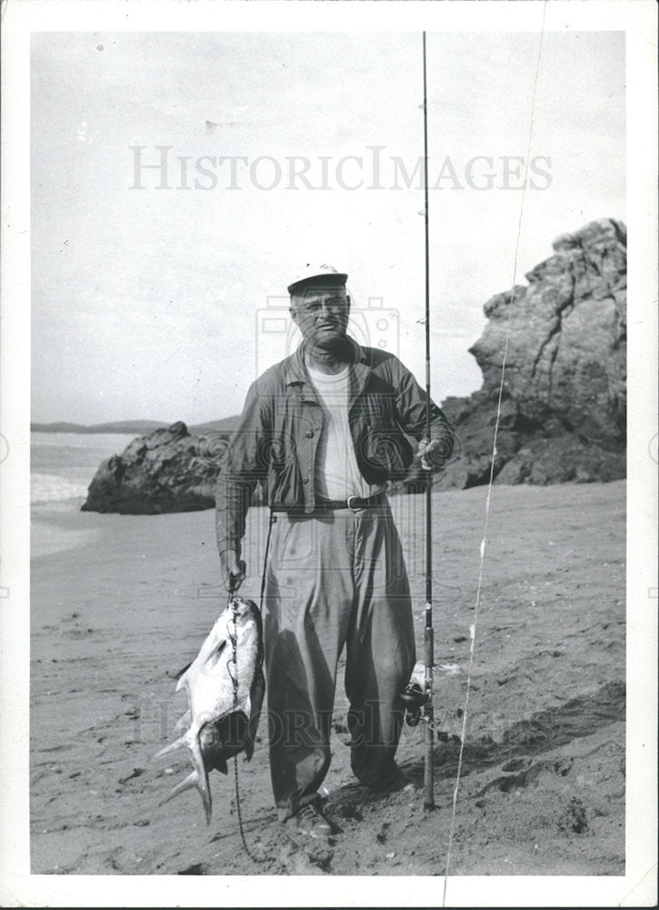 Press Photo Fisherman Jim Haywood &amp; His Catch - Historic Images