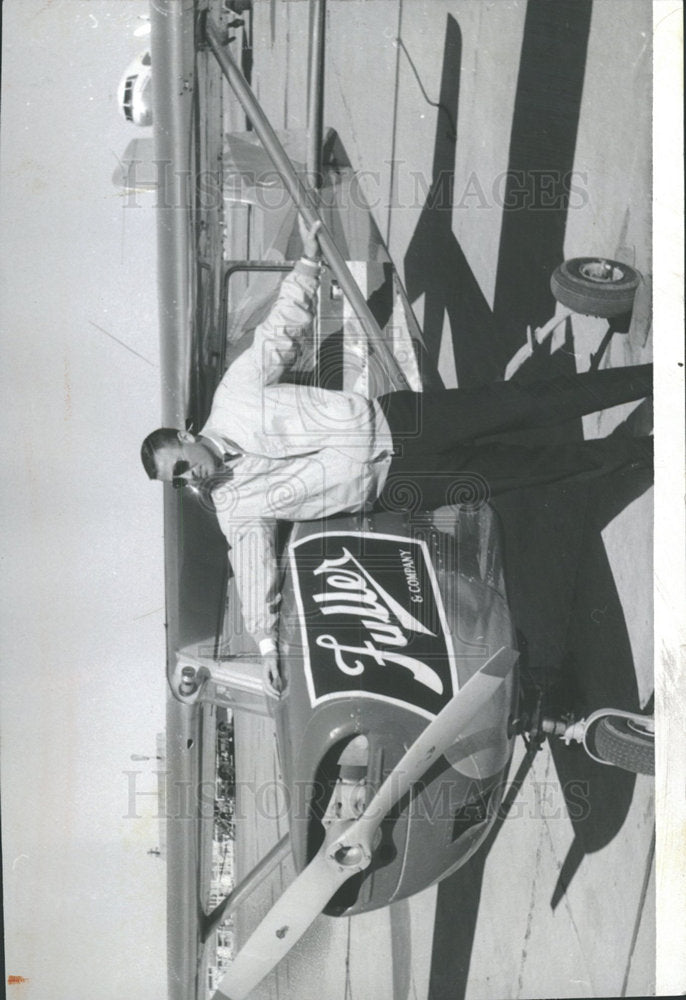 1963 Press Photo Alan Fox Aerial Inspection Fuller & Co - Historic Images
