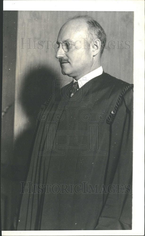 1934 Press Photo Judge Walter Ha Buychi  - Historic Images